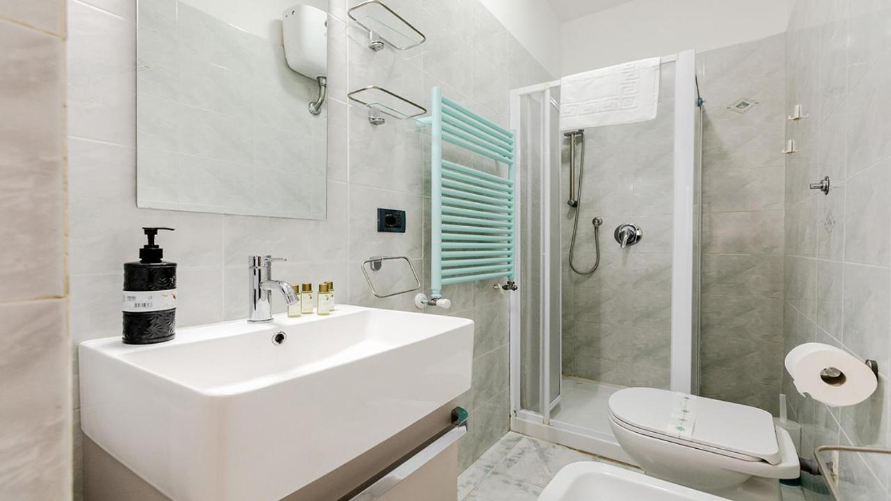 La Casa Di Nonno Roberto By Rentbeat Apartment Livorno Luaran gambar