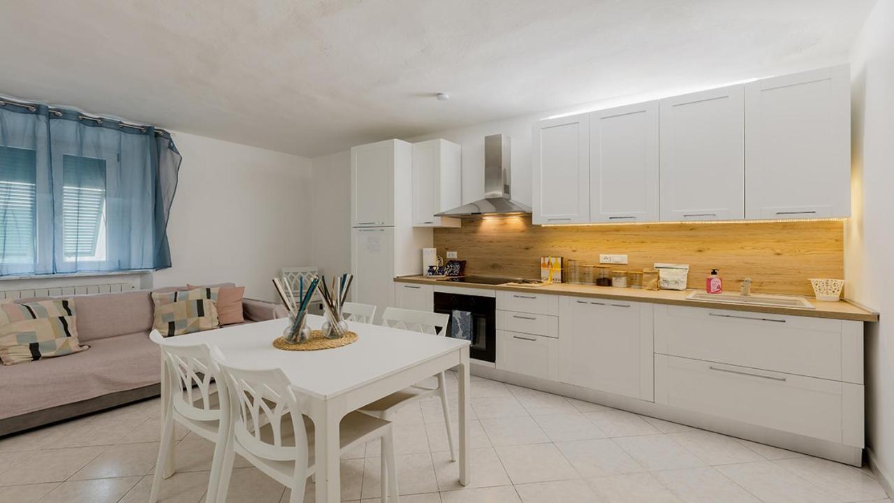 La Casa Di Nonno Roberto By Rentbeat Apartment Livorno Luaran gambar